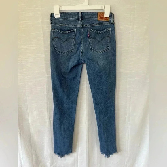 Levi’s 711 Skinny Jeans - Picture 4 of 5